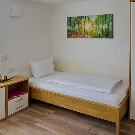 Boardinghouse Jungwirth-wohnzeit מלון *